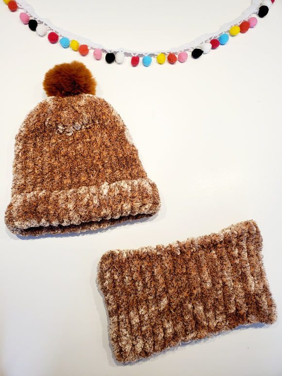 Tuque et cache-cou en tricot Caramel - confectionné à la main - 2/5 ans - NEUFS